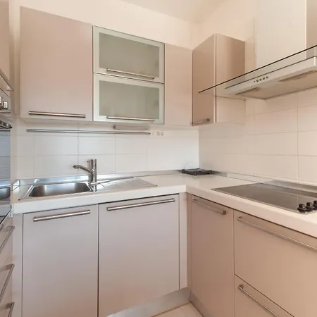Apartment Sea With Free Parking Split
