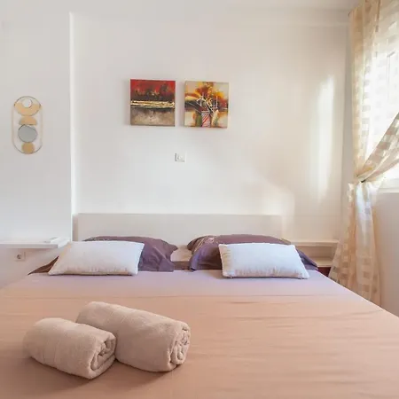 Sea With Free Parking Apartmán *